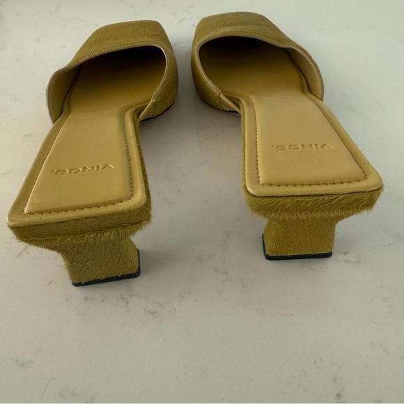NEW Vince Electra block heeled calf hair mustard square toe mules Size: 6 - Picture 4 of 4